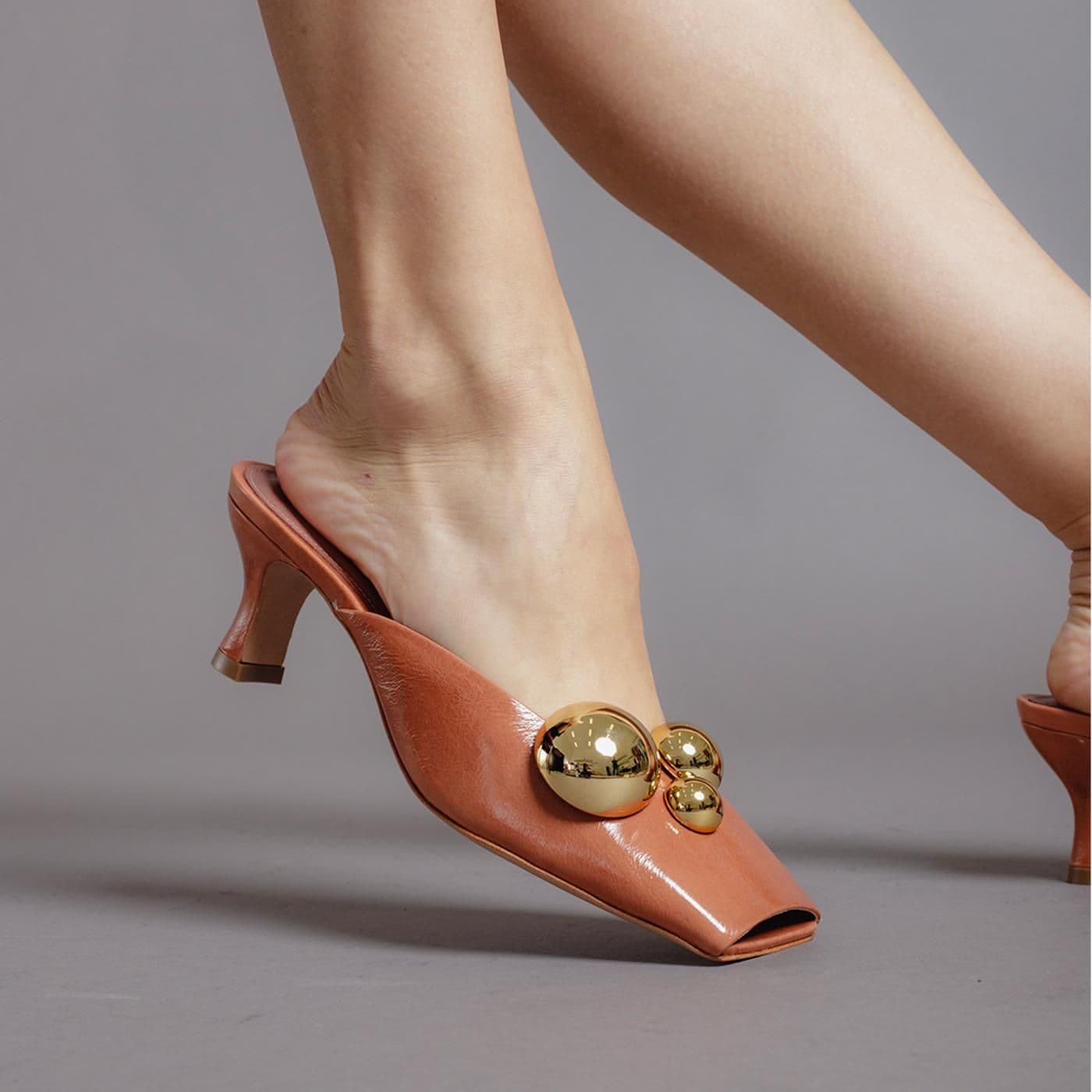 MARTIN diamond leather dune mirage image.