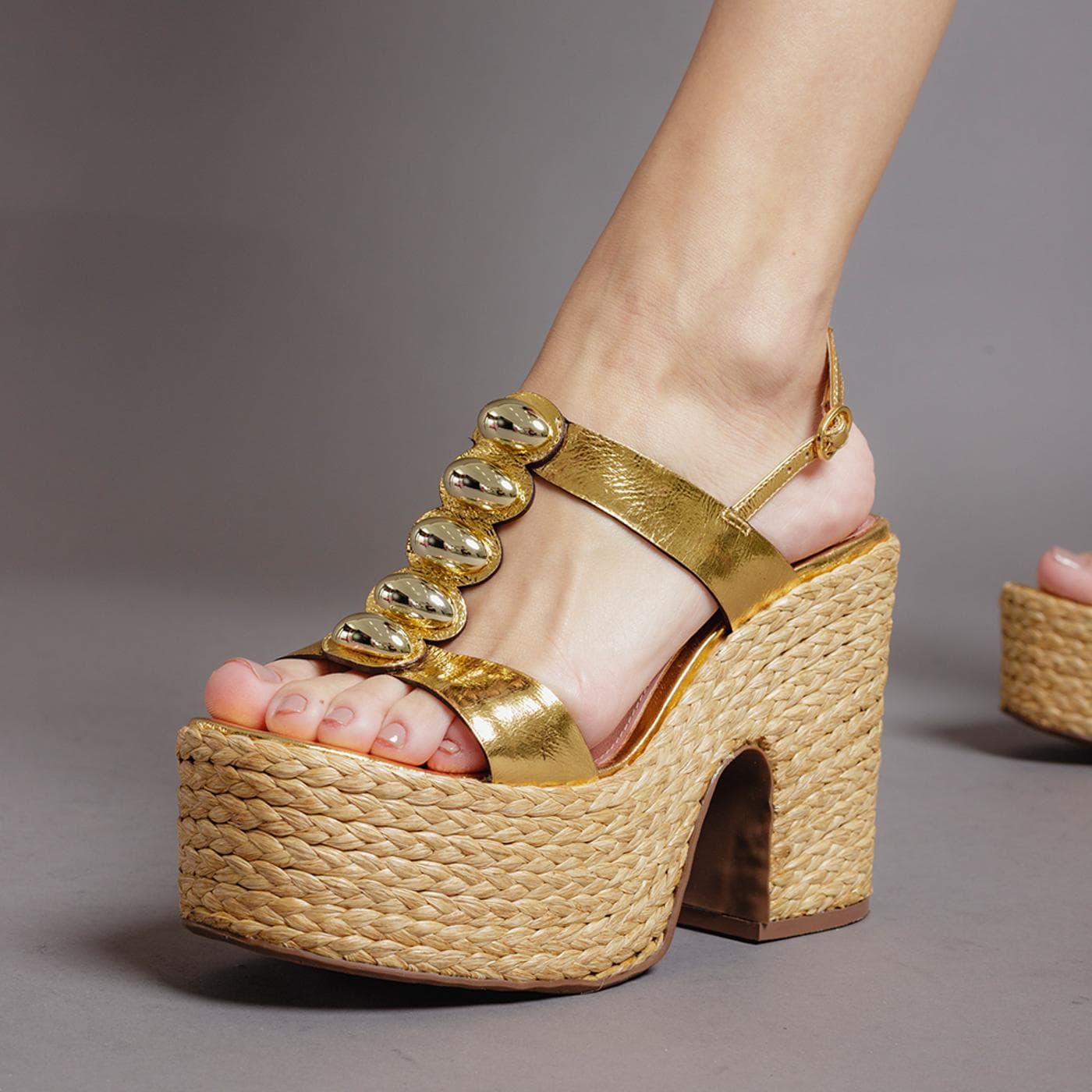 ZAMZIBAR metal bala ouro image.